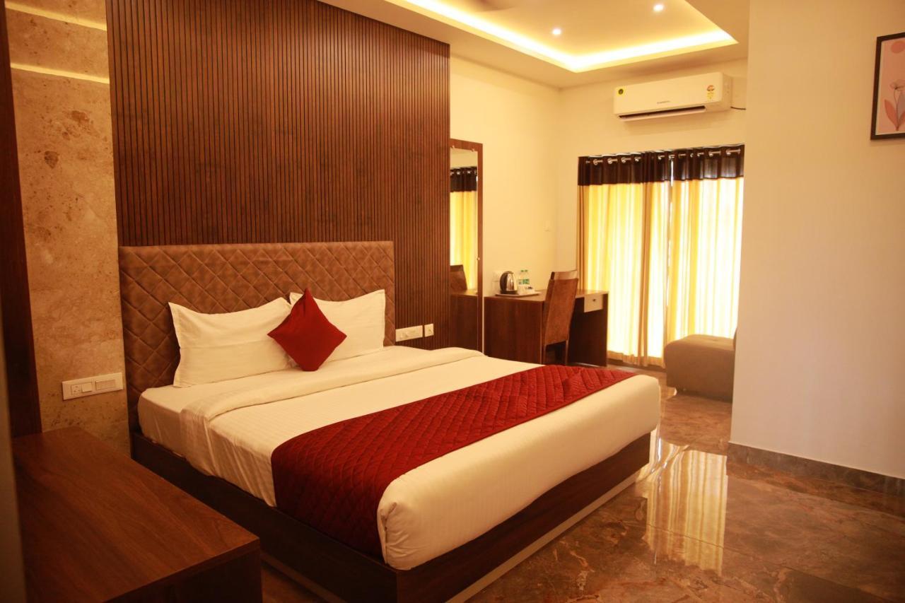 Bliss Regency Business Hotel Palakkad Exterior foto